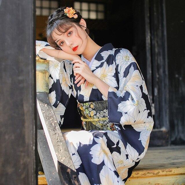 Kimono Femme Traditionnel Bleu Fleurs Blanches - Mon Kimono